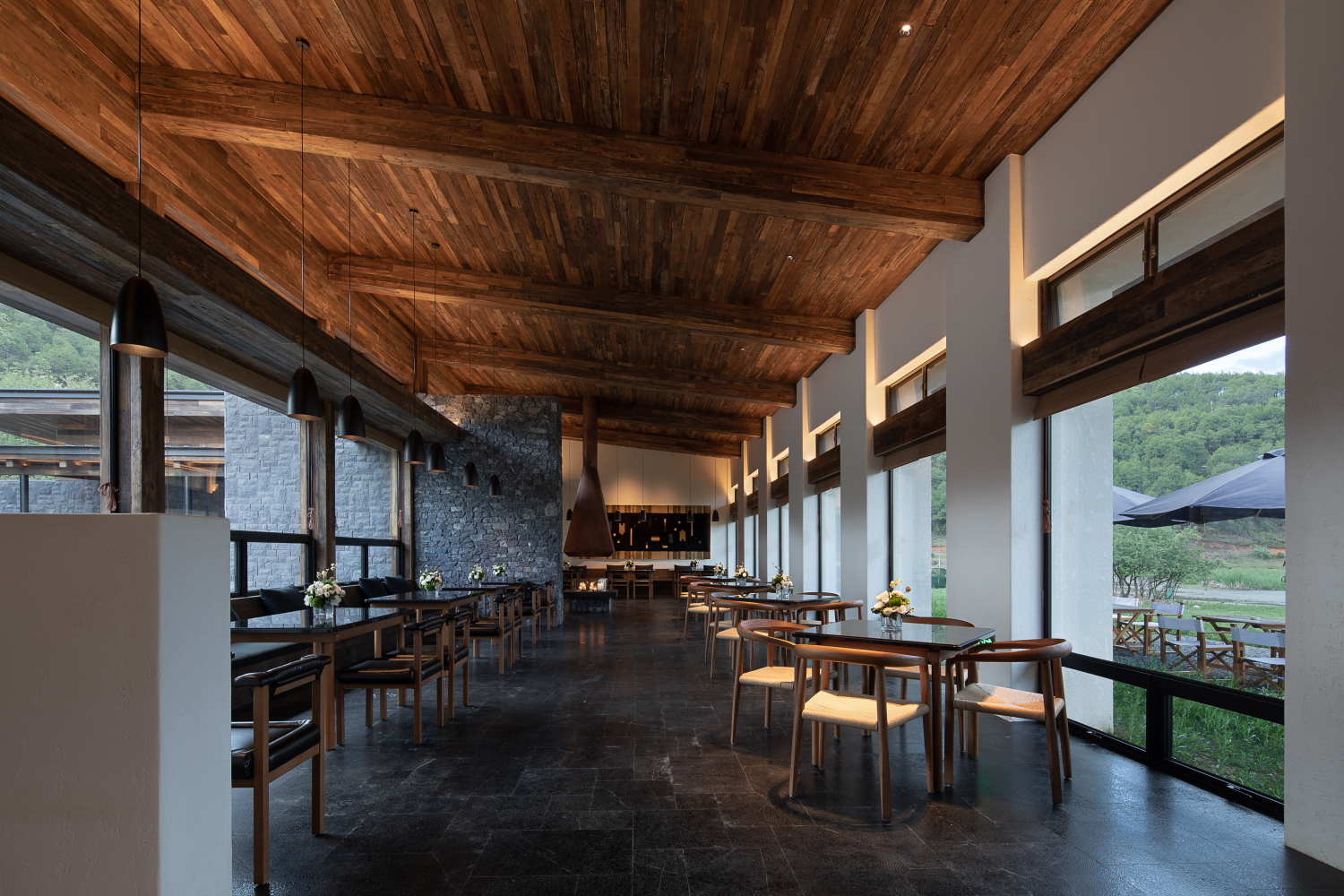 Lanyond Hotle Over view