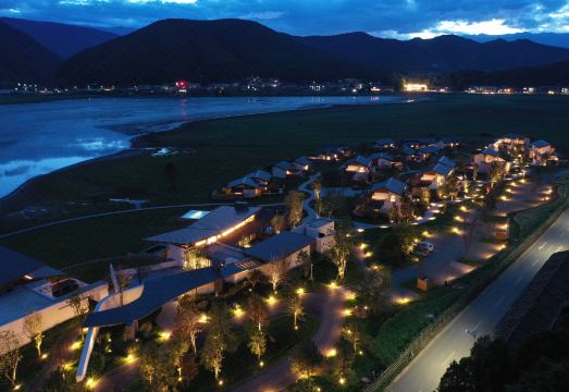 Lanyond Hotle Over view