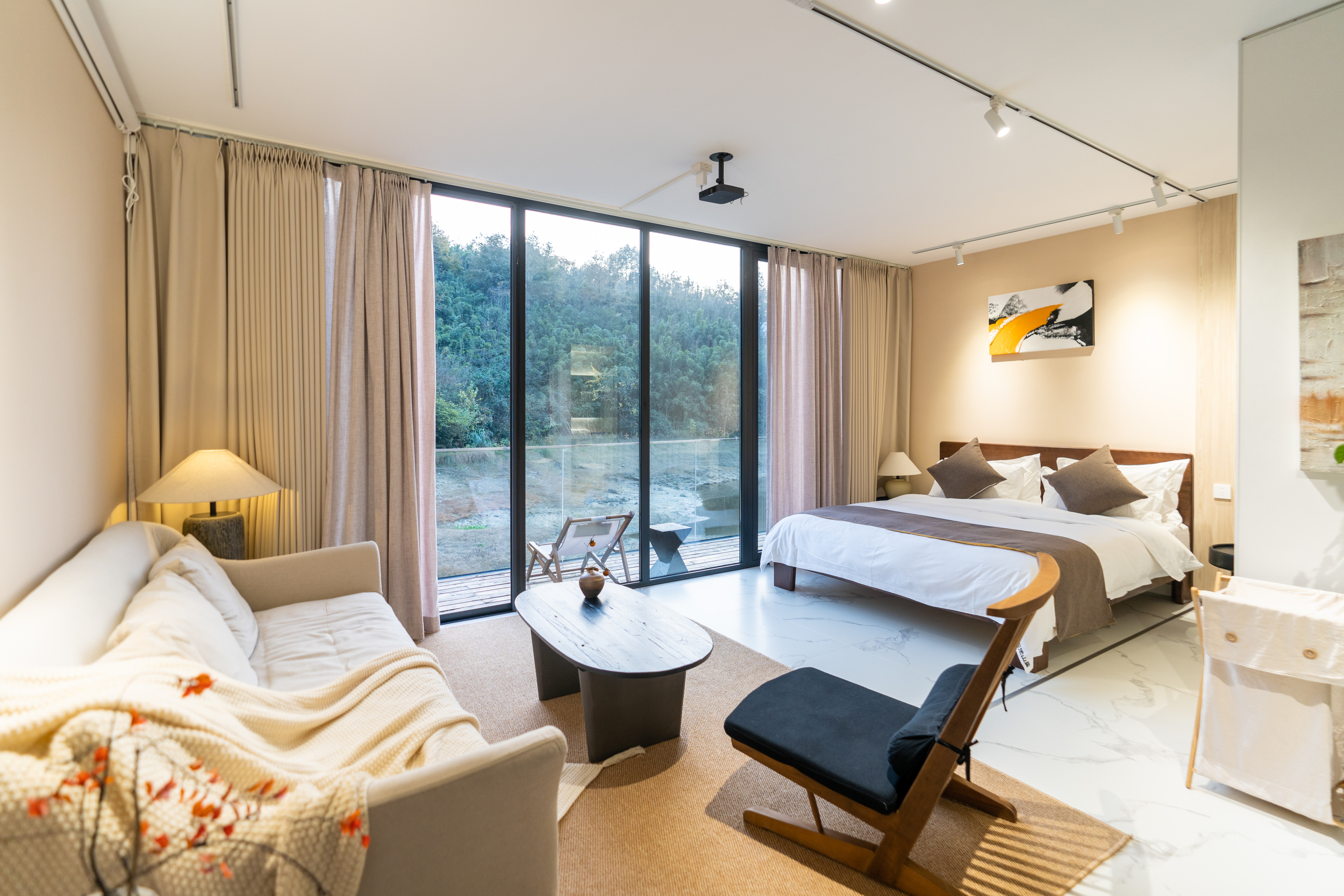 Yuchi Mountain Hotel Over view