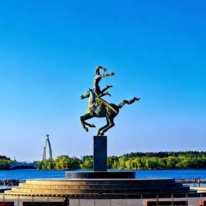 月亮湖旅游区+天鹅湖湿地公园2日1晚私家团 月亮湖旅游区+天鹅湖湿地公园2日1晚私家团