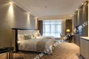 (Two breakfast) rooms