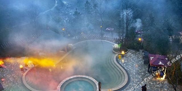 峨眉山七里坪温泉酒店1晚+双人七里坪温泉+双人森林栈道门票【峨眉半山避世温泉酒店】-【携程自由行景酒套餐】