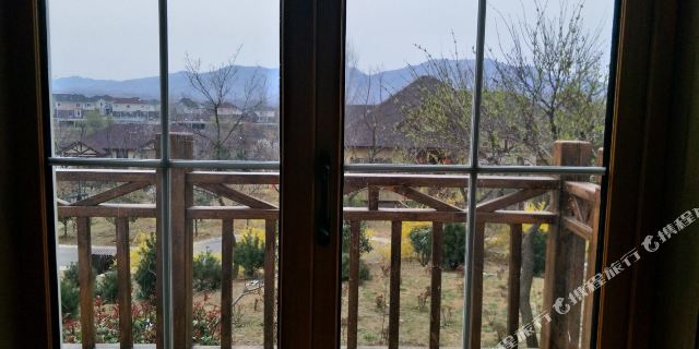 泗水万紫千红青界湖御温泉酒店【度假别墅】1