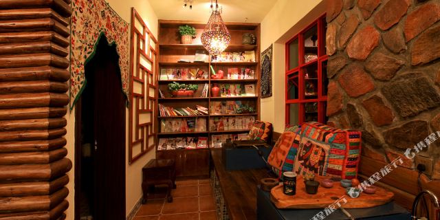 深圳面包树主题民宿1晚,发呆阅读、漫步至沙滩