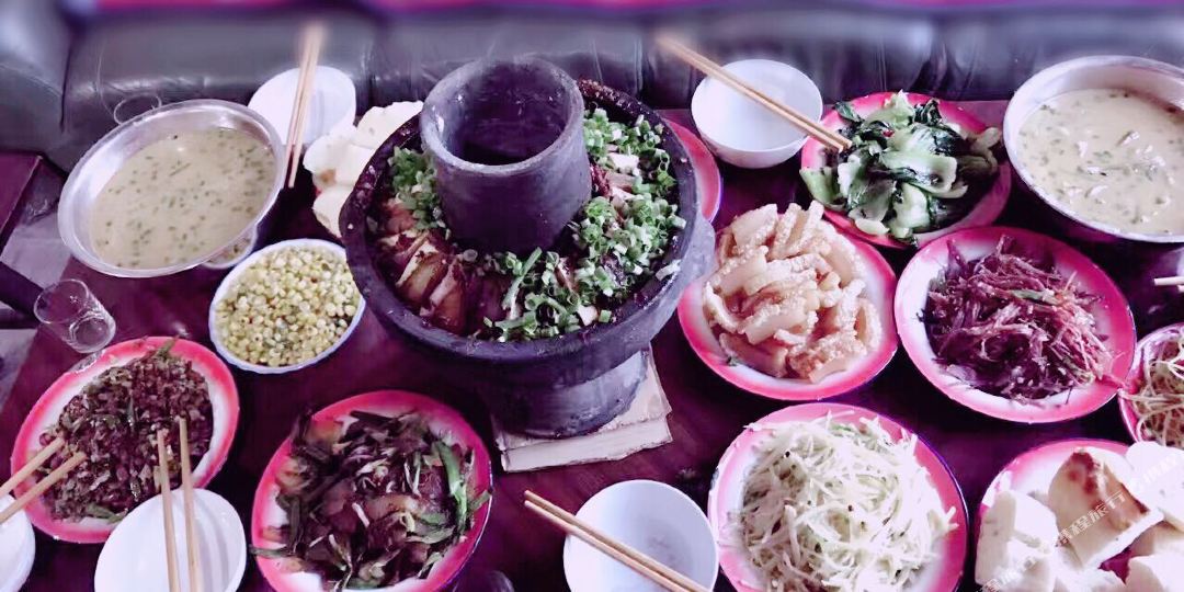 宝兴达瓦桑措山庄
