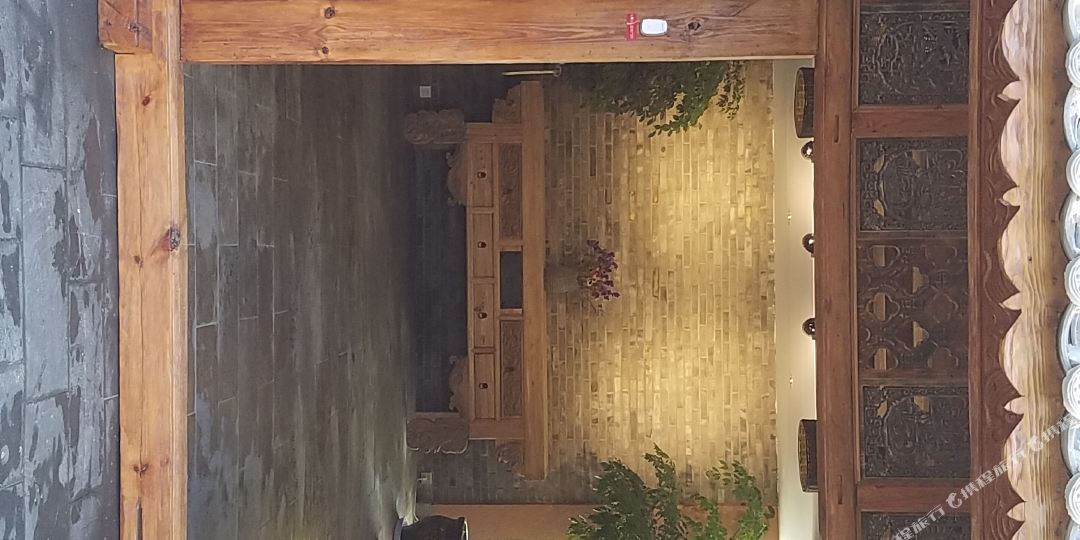 搭理望长安客栈