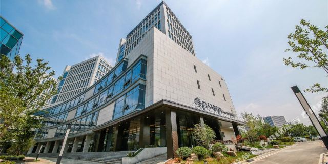 毗邻栖霞山!南京仙林大学城生创园亚朵酒店1晚