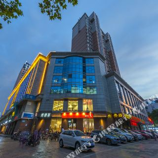 喆啡酒店(石家庄万象城金圆大厦机场巴士店)
