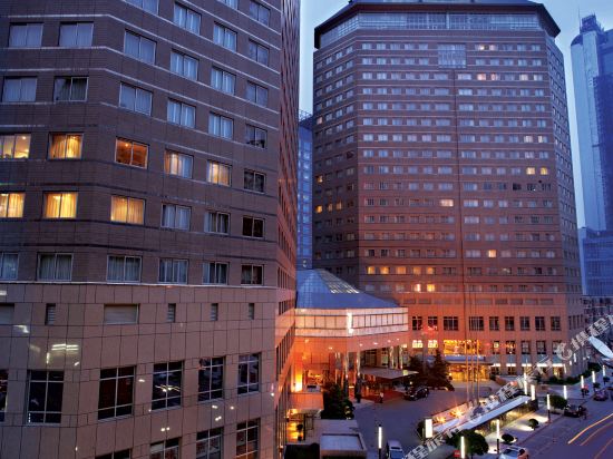 【携程攻略】北京Moncler(国贸店)购物攻略,M