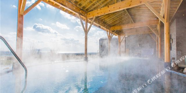 青岛红树林度假世界(珊瑚酒店)1晚+含2大1小早