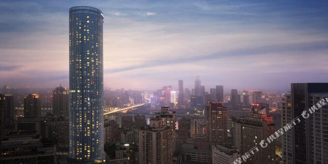 重庆JW万豪酒店1-3晚+室内恒温泳池+健身中心+儿童乐园【毗邻时代广场，赏山城夜景】
