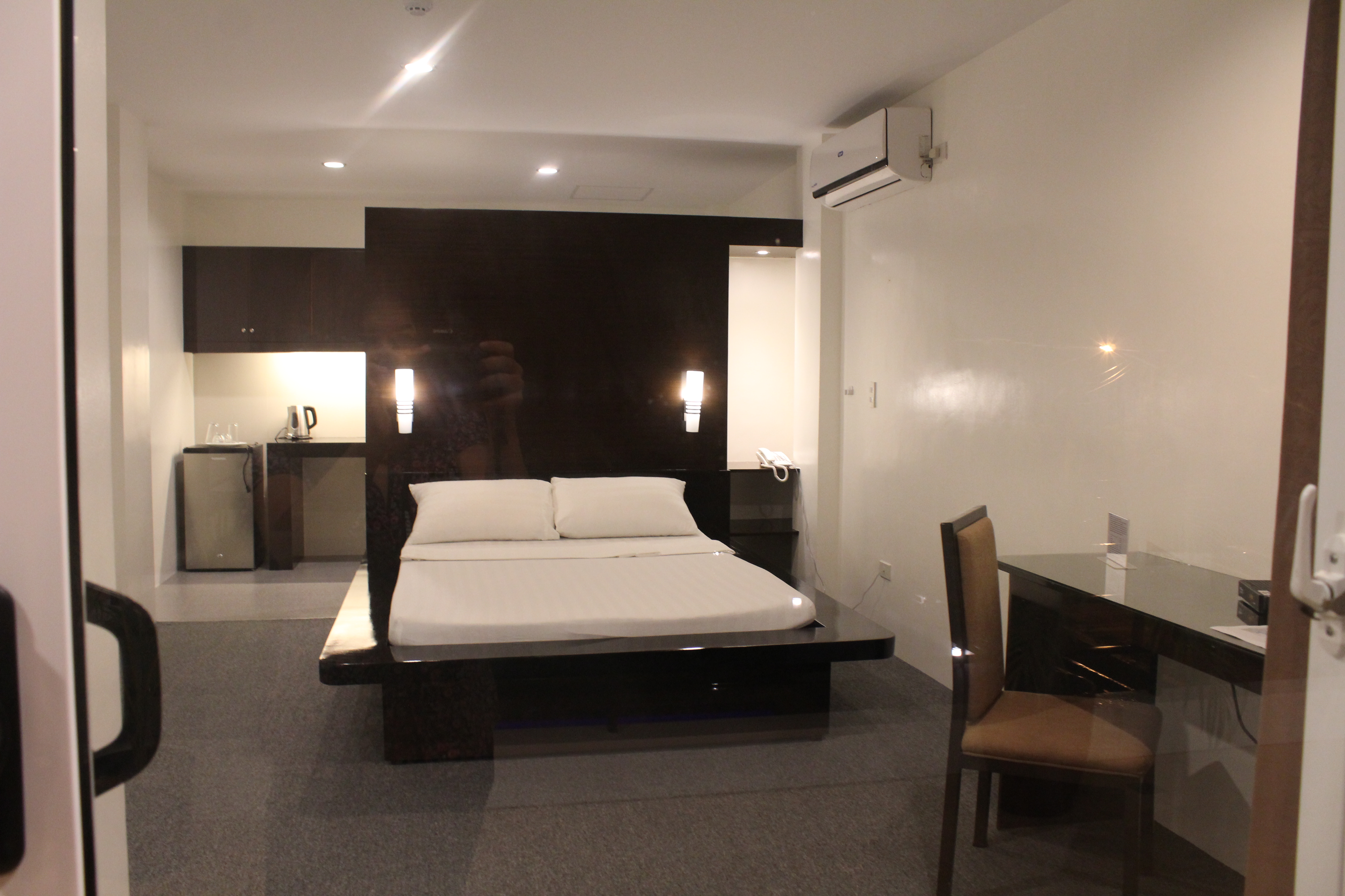 RedDoorz Be-Ing Suites-Davao Updated 2023 Room Price-Reviews & Deals |  Trip.com