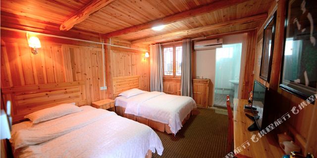 雷山西江三友客栈1-3晚+西江千户苗寨门票2张