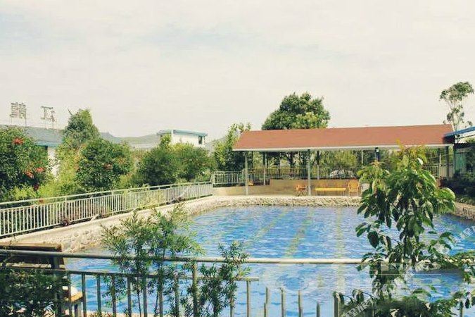 江龙温泉花园度假山庄