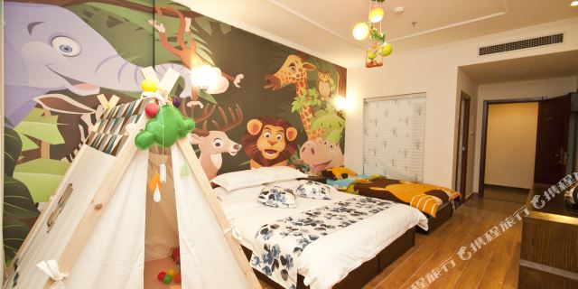 驿捷度假连锁酒店(台儿庄古城店)卡通亲子房住宿1晚+2大1小温馨早餐+2大1小台儿庄古城门票+2大1小特色晚餐+亲子解谜互救活动·【一价全含 古城亲子游】