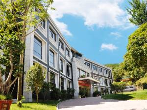 常山湖中居大酒店图片