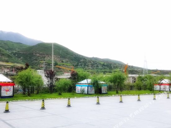 点击图片查看详情 松潘川主寺人口查询_携程酒店 松潘川主寺假日酒店预订 松潘川主寺假日酒店(3)