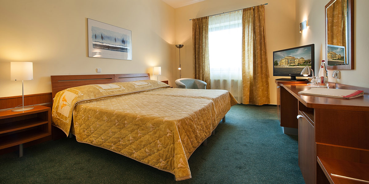 Ramada Airport Hotel Prague-Prague Updated 2023 Room Price-Reviews & Deals  | Trip.com