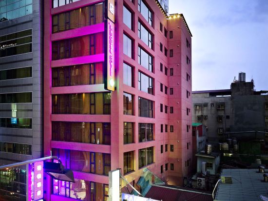 Inhouse Hotel - Tap to explore photos
