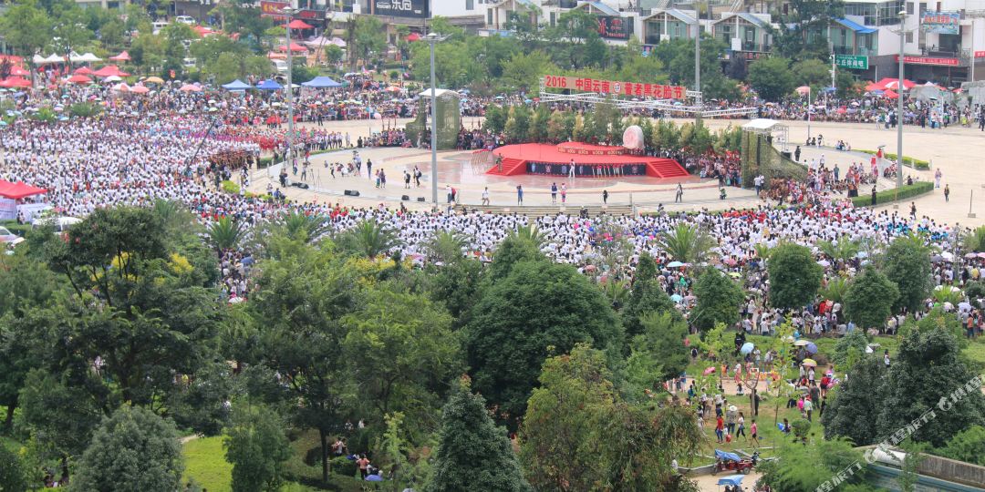 地址(位置,怎么去,怎么走):  普者黑大街434号(椒莲广场旁)