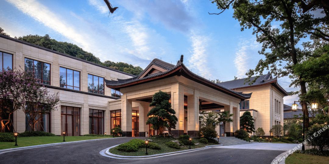地址(位置,怎么去,怎么走):  浙江省杭州市西湖区北山路84号(近葛岭