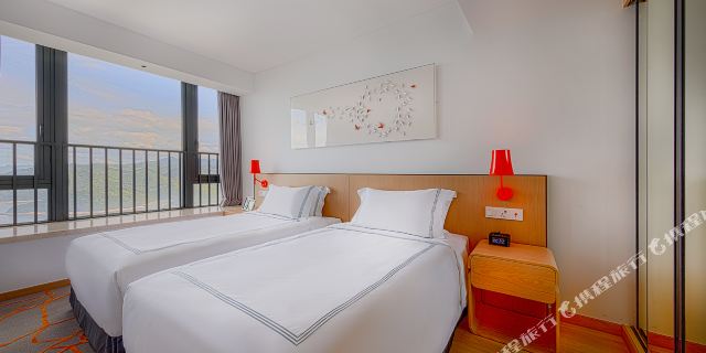 深圳凯贝丽君临海域服务公寓1晚+45层无边际