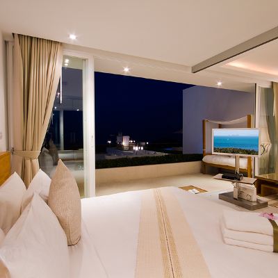 One Bedroom Pool and Terrace Suite