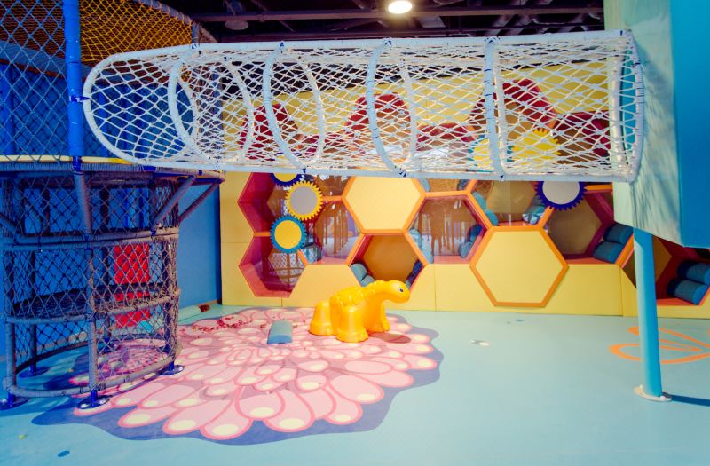 三亚康年酒店2晚,畅享屋顶无边际泳池、悬挑透