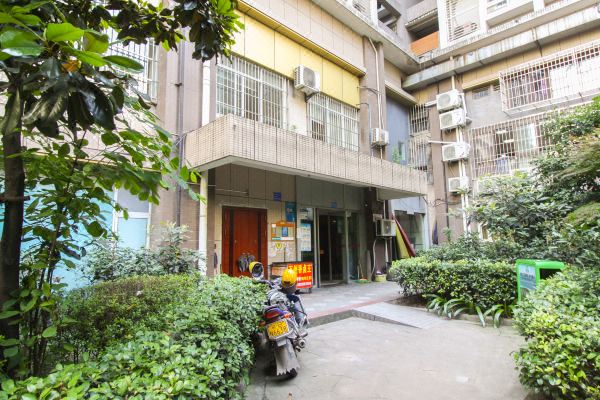 重庆赛格公寓预订价格,联系电话位置地址【携程酒店】
