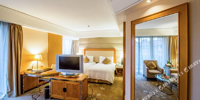 上海隆德丰瑞铂酒店1晚+东方明珠门票+可加购