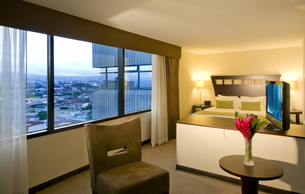 Tryp by Wyndham San Jose Sabana - Valoraciones de hotel de 3 estrellas en San  José
