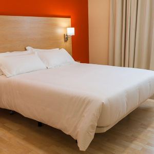 拉斯·罗萨斯·德·马德里Las Rozas Village攻