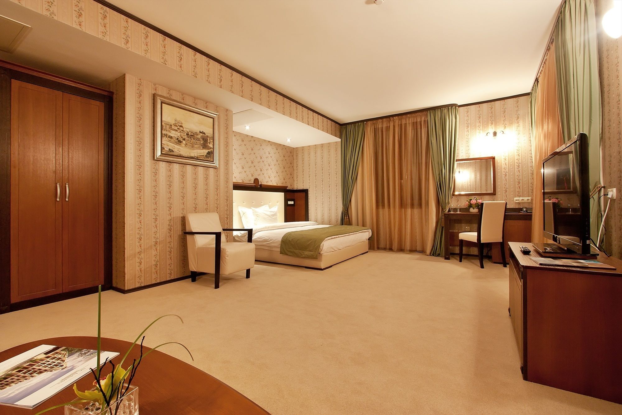 Best Western Plus Bristol Hotel-Sofia Updated 2022 Room Price-Reviews &  Deals | Trip.com