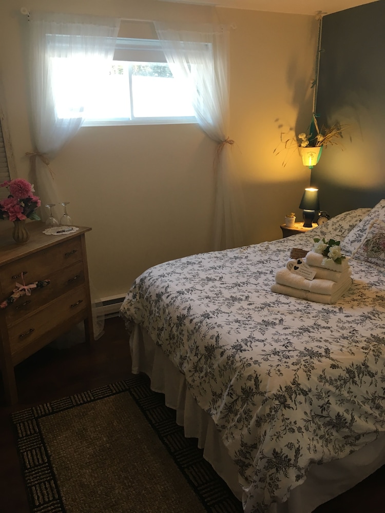 Pantoufles et confiture-Brownsburg Updated 2023 Room Price-Reviews & Deals  | Trip.com