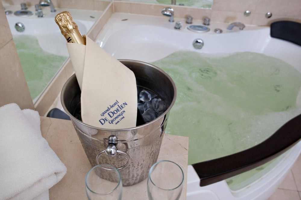 Boutique Hotel de Doelen Over view