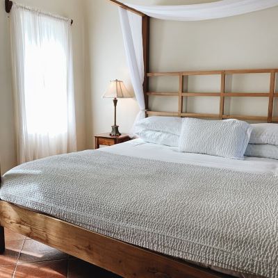 1 Bedroom, 1 King, Ocean Front Coastal Classic# 6