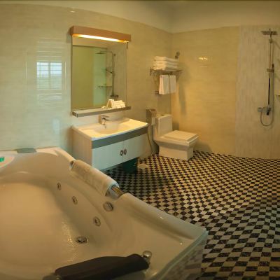 Superior Suite with Spa Bath