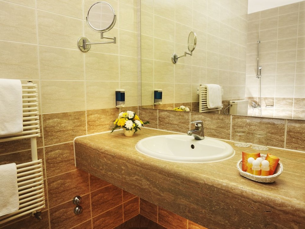 Act-Ion Hotel Neptun-Portoroz Updated 2023 Room Price-Reviews & Deals |  Trip.com