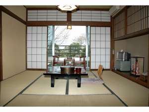 Standard Japanese Style Connection 8 Tatami Mat Room with Garden View