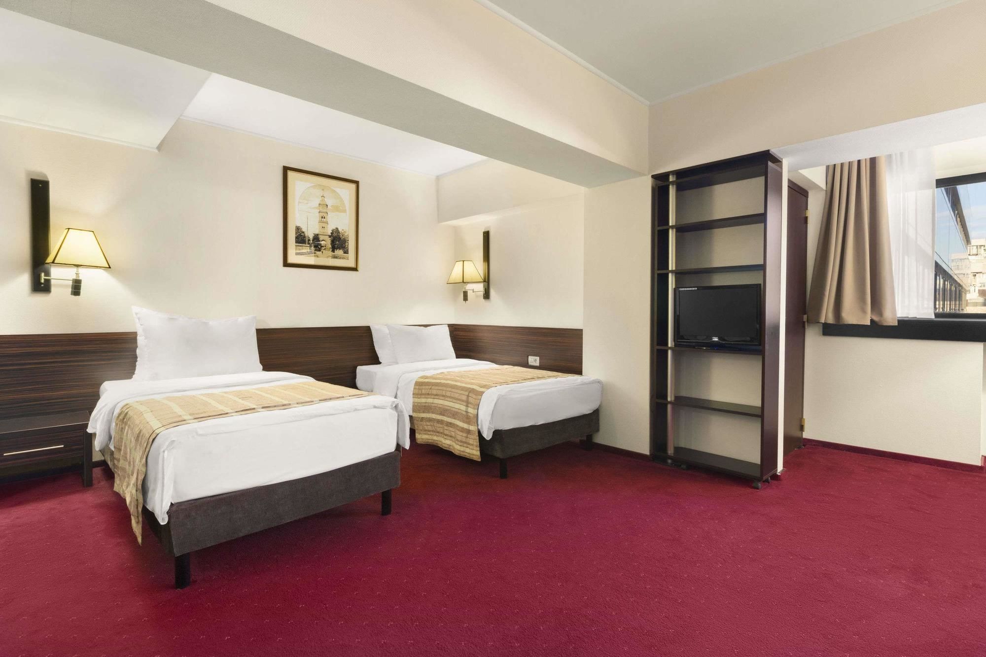 Ramada Iasi City Center-Iasi Updated 2022 Room Price-Reviews & Deals |  Trip.com