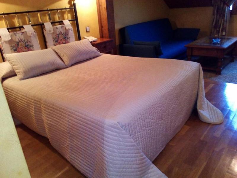 ir de compras llegada vídeo Rural Hotel Las Gacelas - Valoraciones de hotel de 3 estrellas en Becerril  de la Sierra