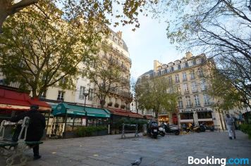 甜蜜公寓 - 彭迪奥香榭丽舍大街预订及价格查询