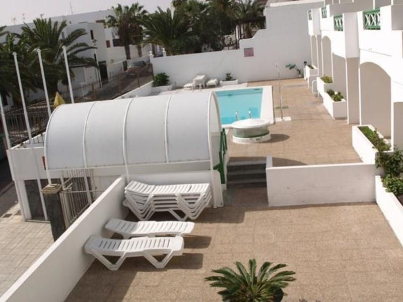 Apartamentos Isabel - Valoraciones de hotel de 2 estrellas en Puerto del  Carmen