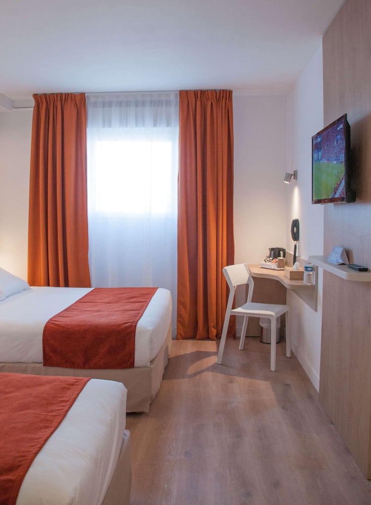 Kyriad Montpellier Saint Jean de Vedas-Saint-Jean-de-Vedas Updated 2022  Room Price-Reviews & Deals | Trip.com