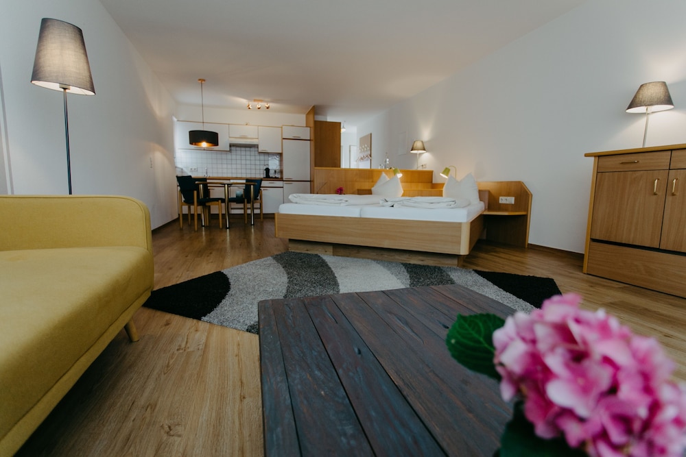 Consent bath mild Hotel Linde Durbach-Durbach Updated 2022 Room Price-Reviews & Deals |  Trip.com