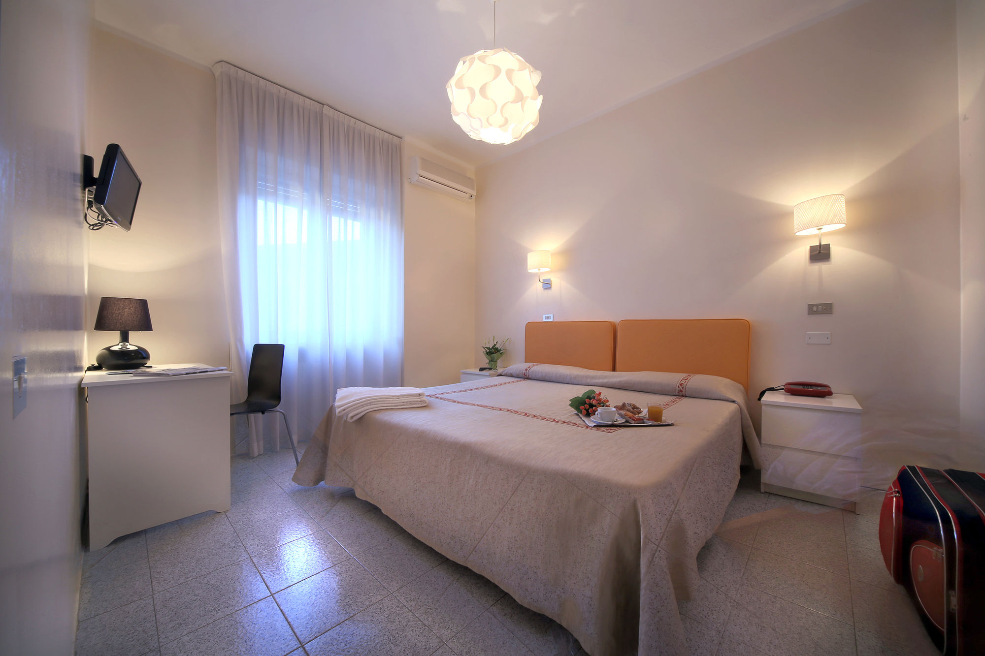 Hotel Cristallo Brescia-Brescia Updated 2022 Room Price-Reviews & Deals |  Trip.com