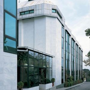 拉斯·罗萨斯·德·马德里Las Rozas Village攻