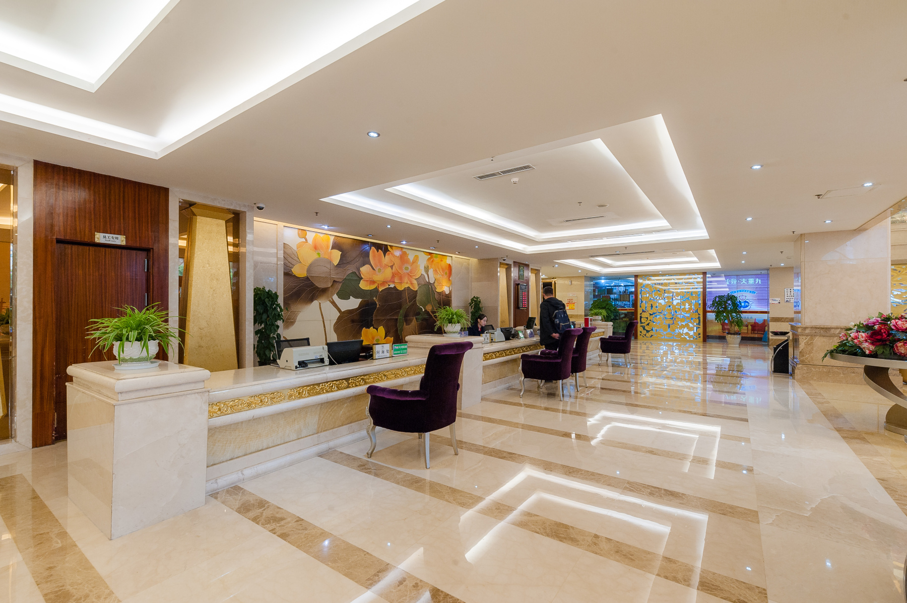 Jinqian Jiahua Hotel Over view