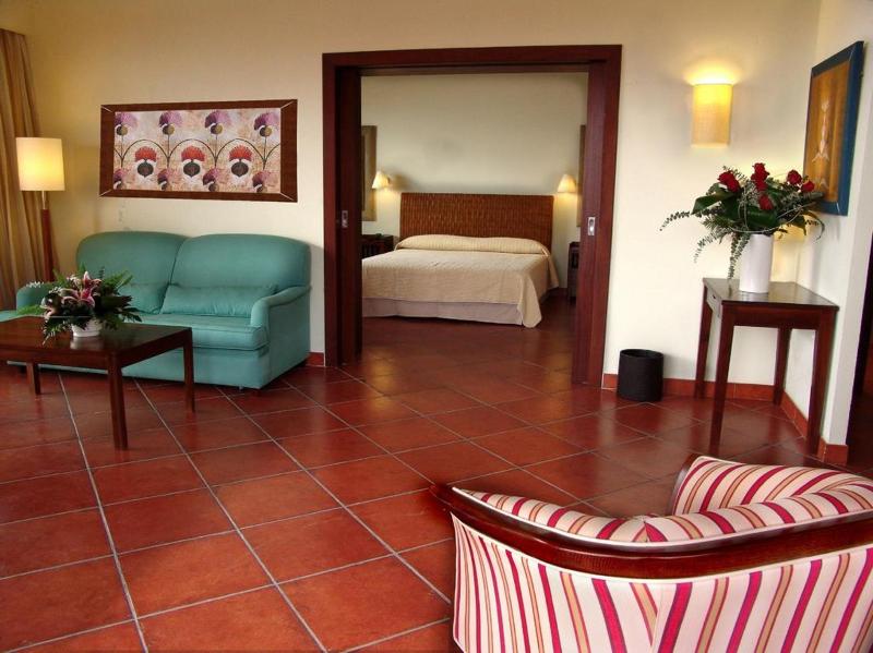 Puerto Antilla Grand Hotel - Valoraciones de hotel de 4 estrellas en  Islantilla