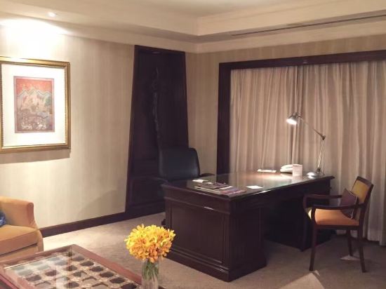 塔拉暹逻酒店(Anantara Siam Bangkok Hotel)好